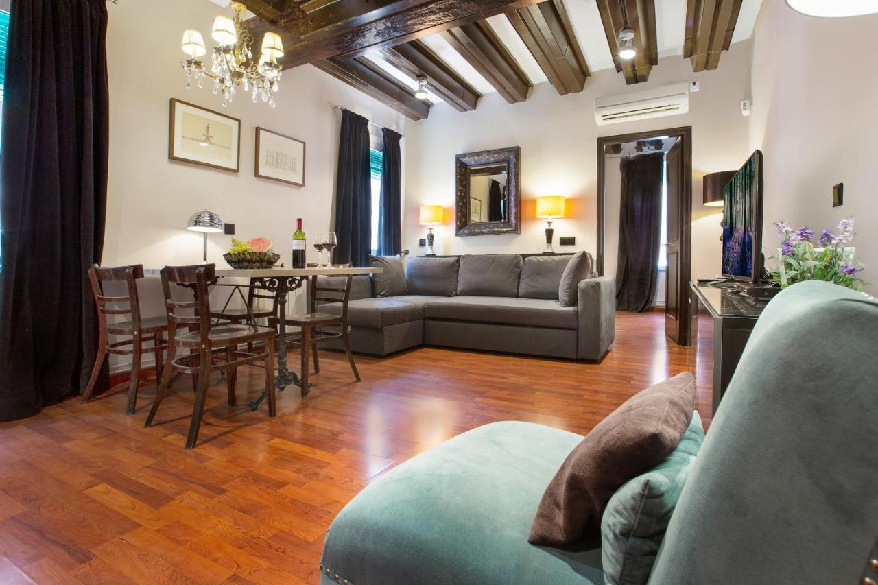Stay U-Nique Apartments Carretes Барселона Екстериор снимка